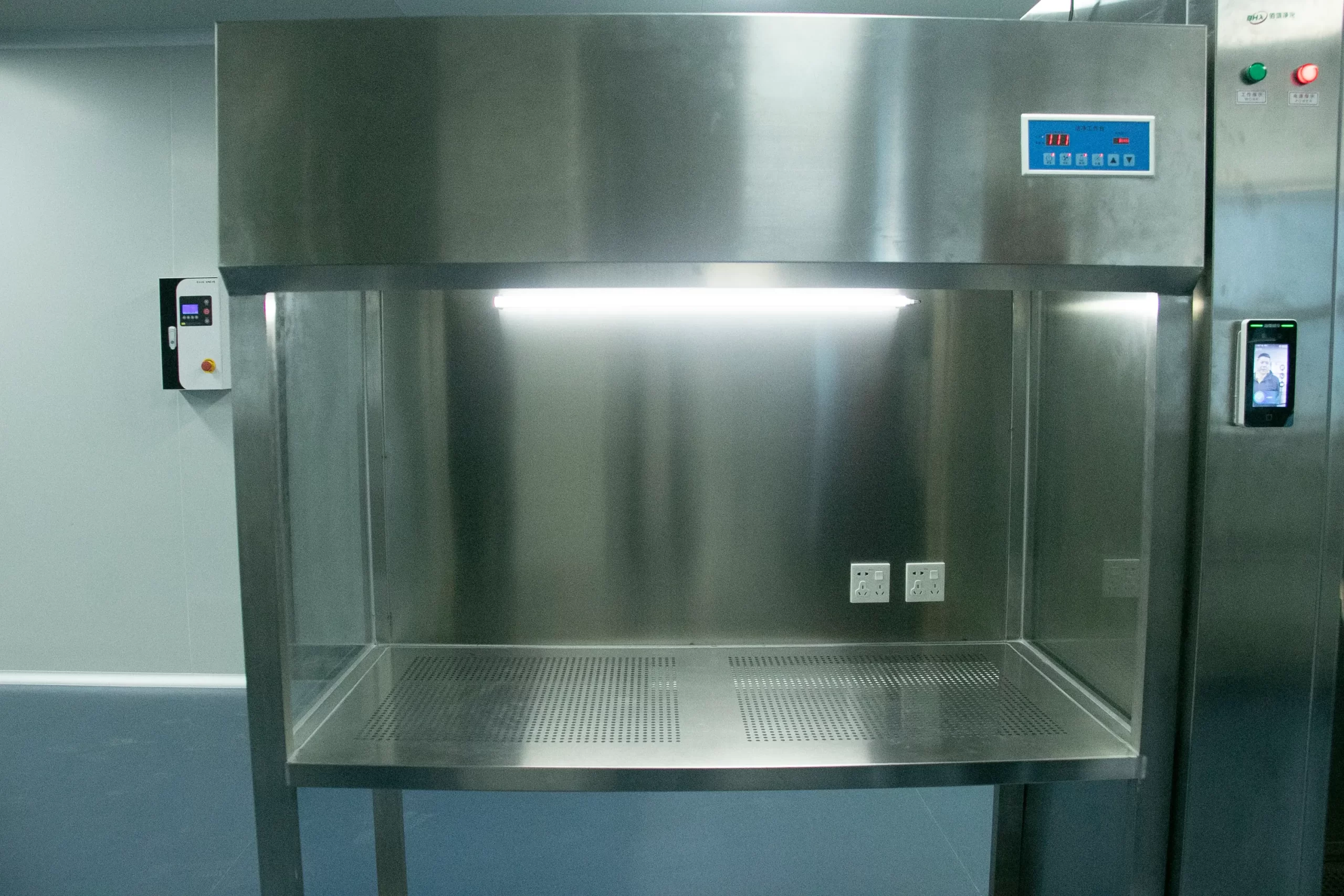 Vertical Laminar Flow Clean Bench (304 Stainless Steel) - Image 5